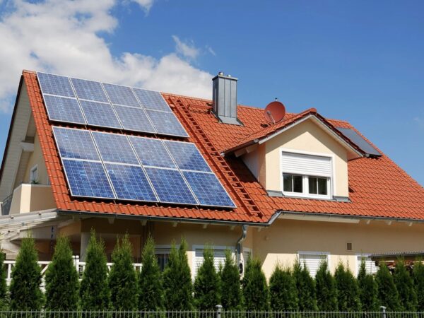 Was kostet eine 10-kWp-PV-Anlage mit Speicher